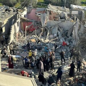 img_20240118_212421_6851911171466517598910-300x300 Members of the Zamly family inspect the rubble of their home which was destroyed by an Israeli air strike and killed 16 members of the family, in Rafah, southern Gaza. 18.1.24