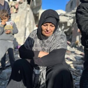 img_20240118_212422_5574838288834213485731-300x300 Members of the Zamly family inspect the rubble of their home which was destroyed by an Israeli air strike and killed 16 members of the family, in Rafah, southern Gaza. 18.1.24