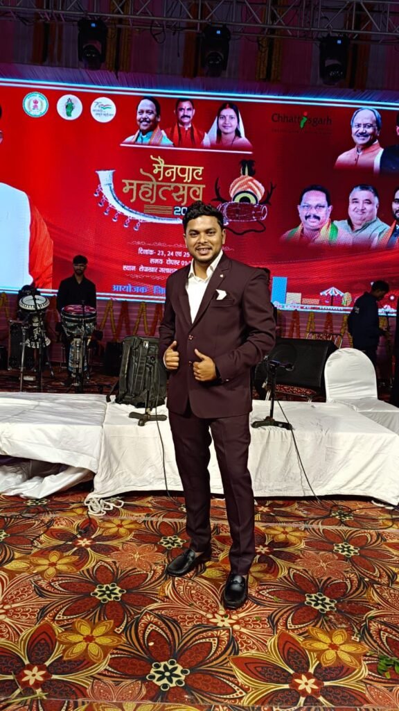 img-20240227-wa00272124029587351710876-576x1024 मैनपाट महोत्सव 2024 में जिला प्रशासन सरगुजा द्वारा कवर्धा शहर के मोहम्मद सलमान को दिया सम्मान