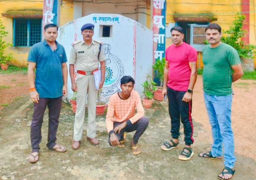 IMG-20240715-WA0009 नाबालिग बालिका को बहला फुसलाकर अपने साथ भाग ले जाकर दुष्कर्म करने वाले आरोपी को थाना तरेगाँव जंगल पुलिस ने शामली उत्तर प्रदेश से किया गिरफ्तार।