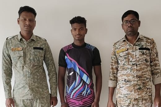 image_editor_output_image53404185-1720621082499 नाबालिक लड़की को शादी का झांसा देककर भगाकर शारीरिक शोषण करने वाले आरोपी को चिल्पी पुलिस द्वारा किया गया गिरफ्तार